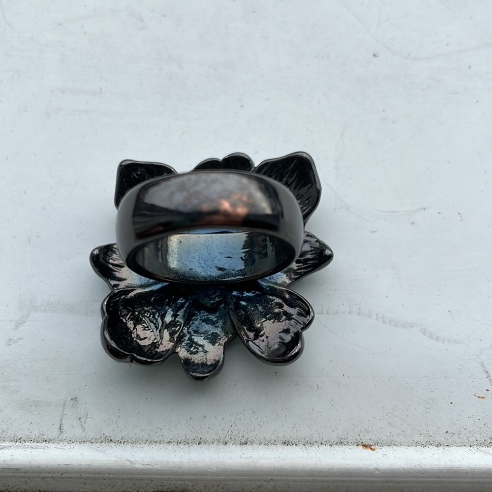 🌻3 for $25🌻 Rhinestone ring - Picture 7 of 7